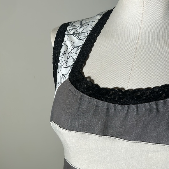 Soft Denim & Lace Tunic - NWT* - Picture 4 of 5